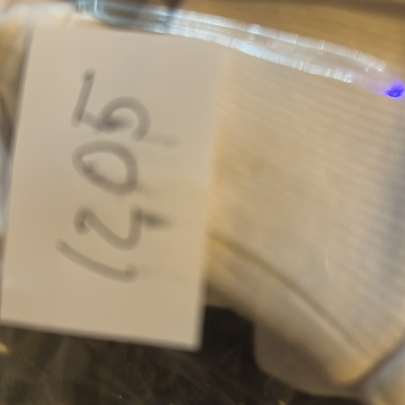 Calvin Klein Women’s Sweatshirt L White Cropped L Logo Drop Shoulder - Picture 7 of 7